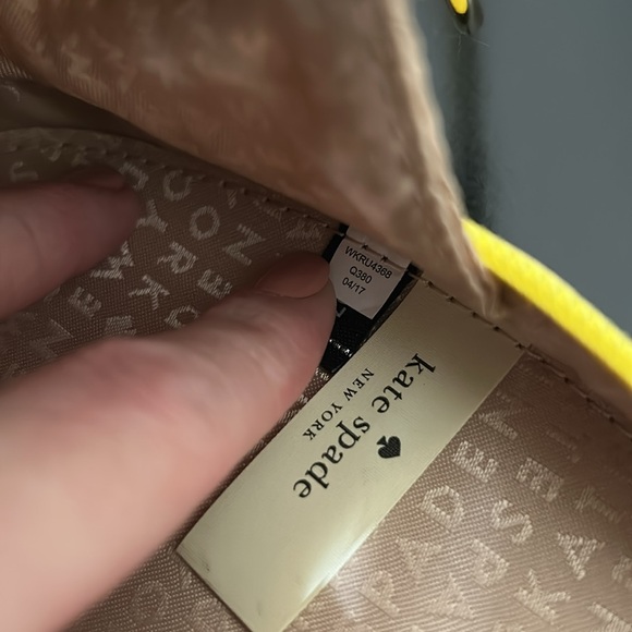 SOLD Kate Spade How Refreshing Pineapple Crossbody - Picture 10 of 12